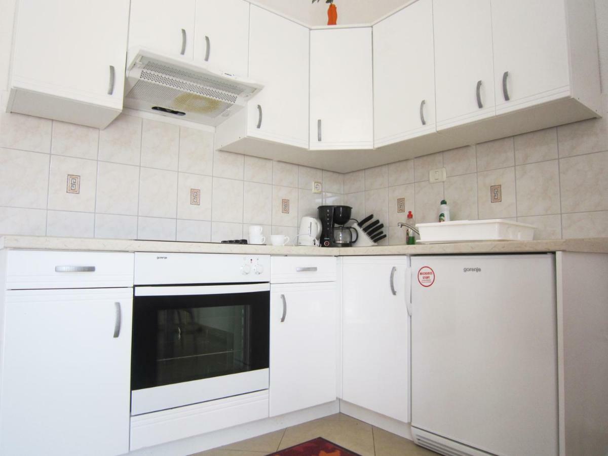 Apartments Jadran Grebastica Exterior photo